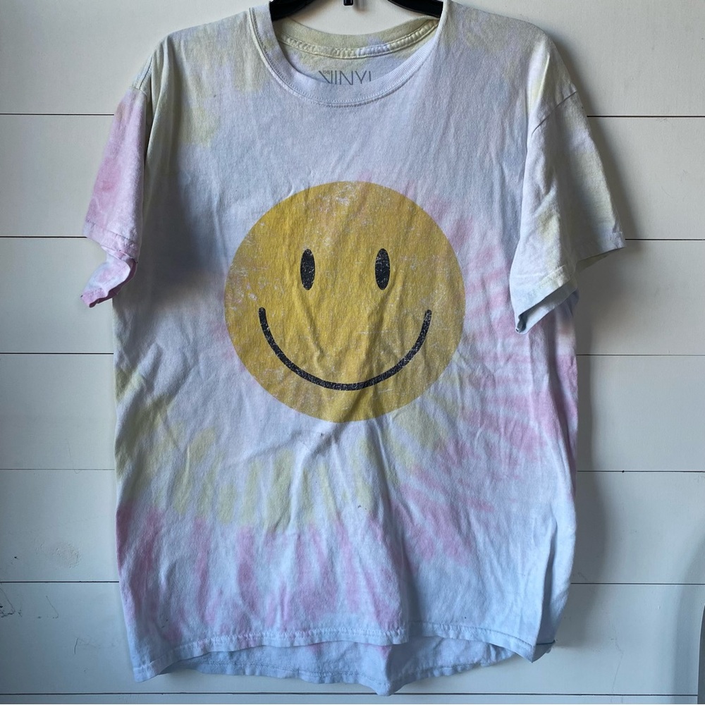 smiley face tie-dye t shirt (unisex M)